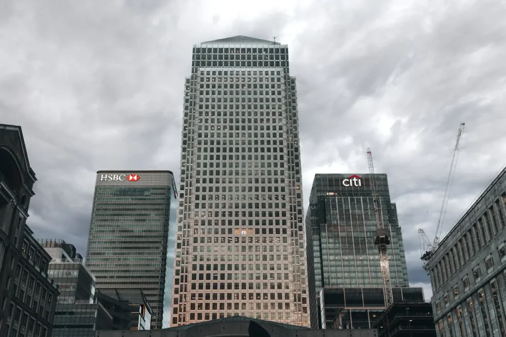 Skyscrapers housing major global bank headquarters, symbolizing institutions that offer the best bank account features in the U.S.